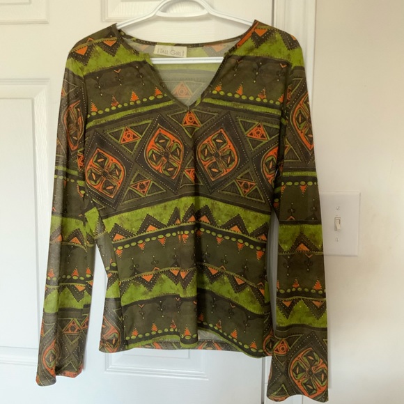 Pretty, sheer and flowy long sleeve - Picture 1 of 4